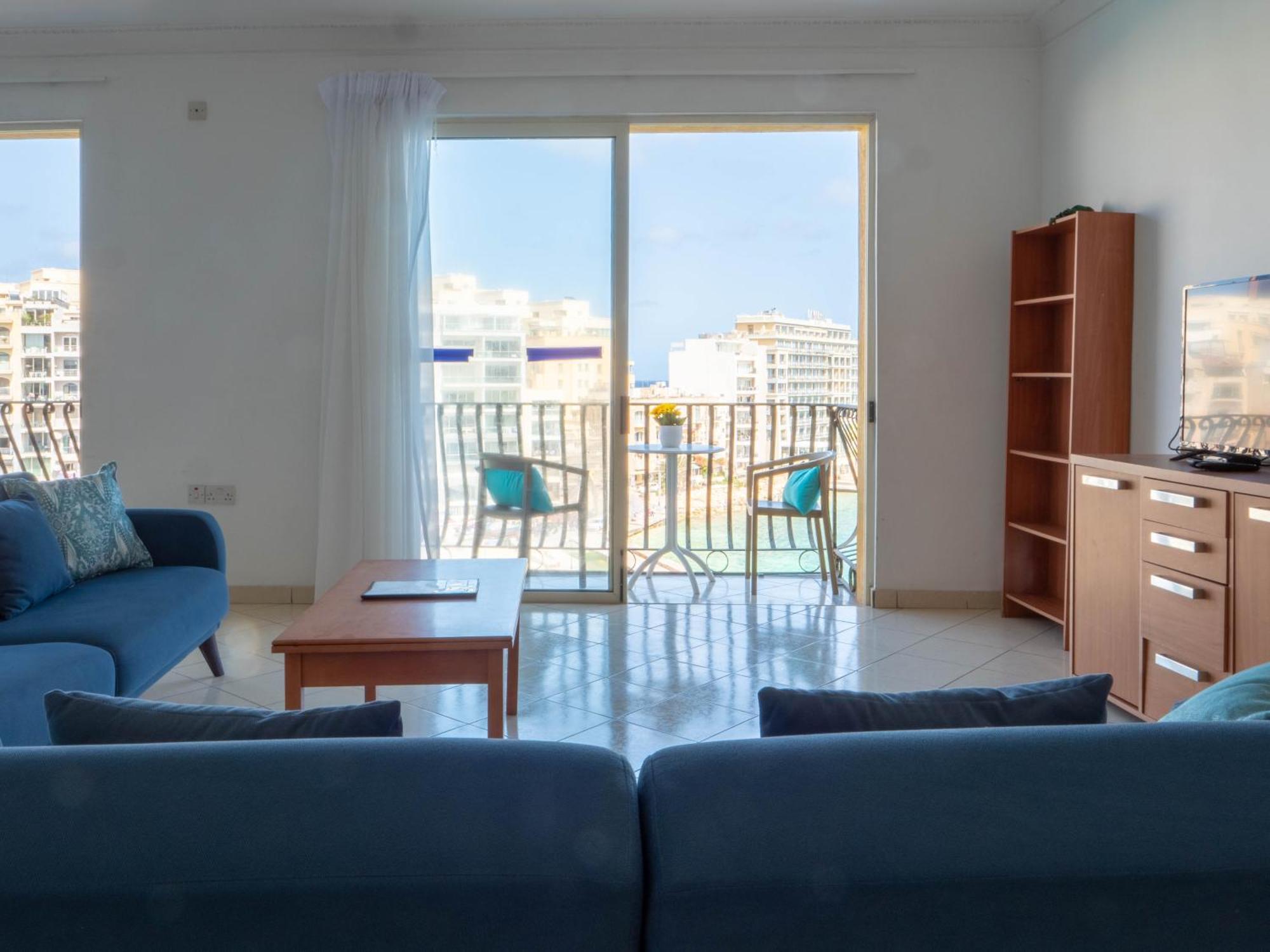 Morina Court - Seaview And Penthouse In St Julians By Shortletsmalta