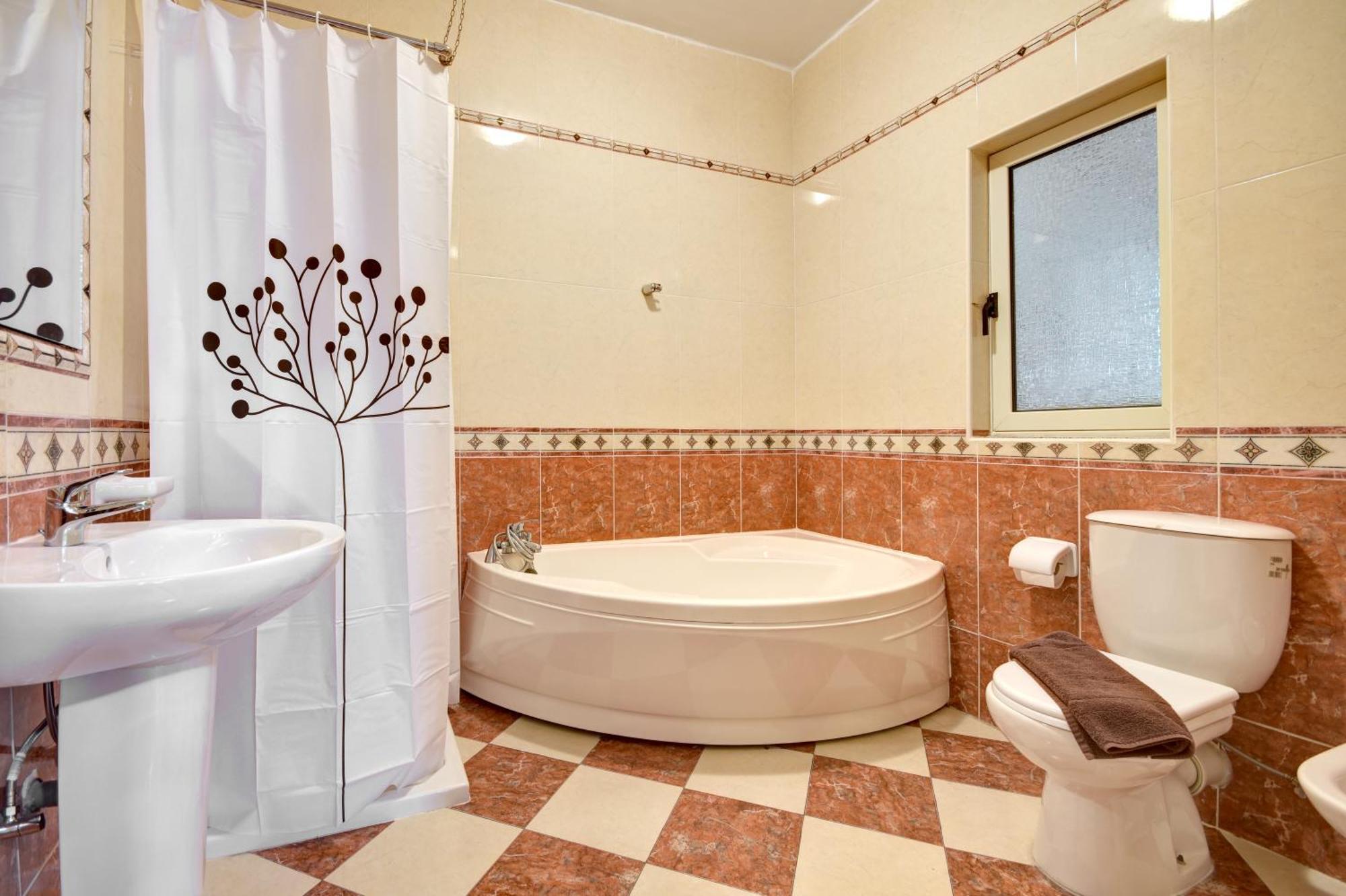 Morina Court - Seaview And Penthouse In St Julians By Shortletsmalta Apartament