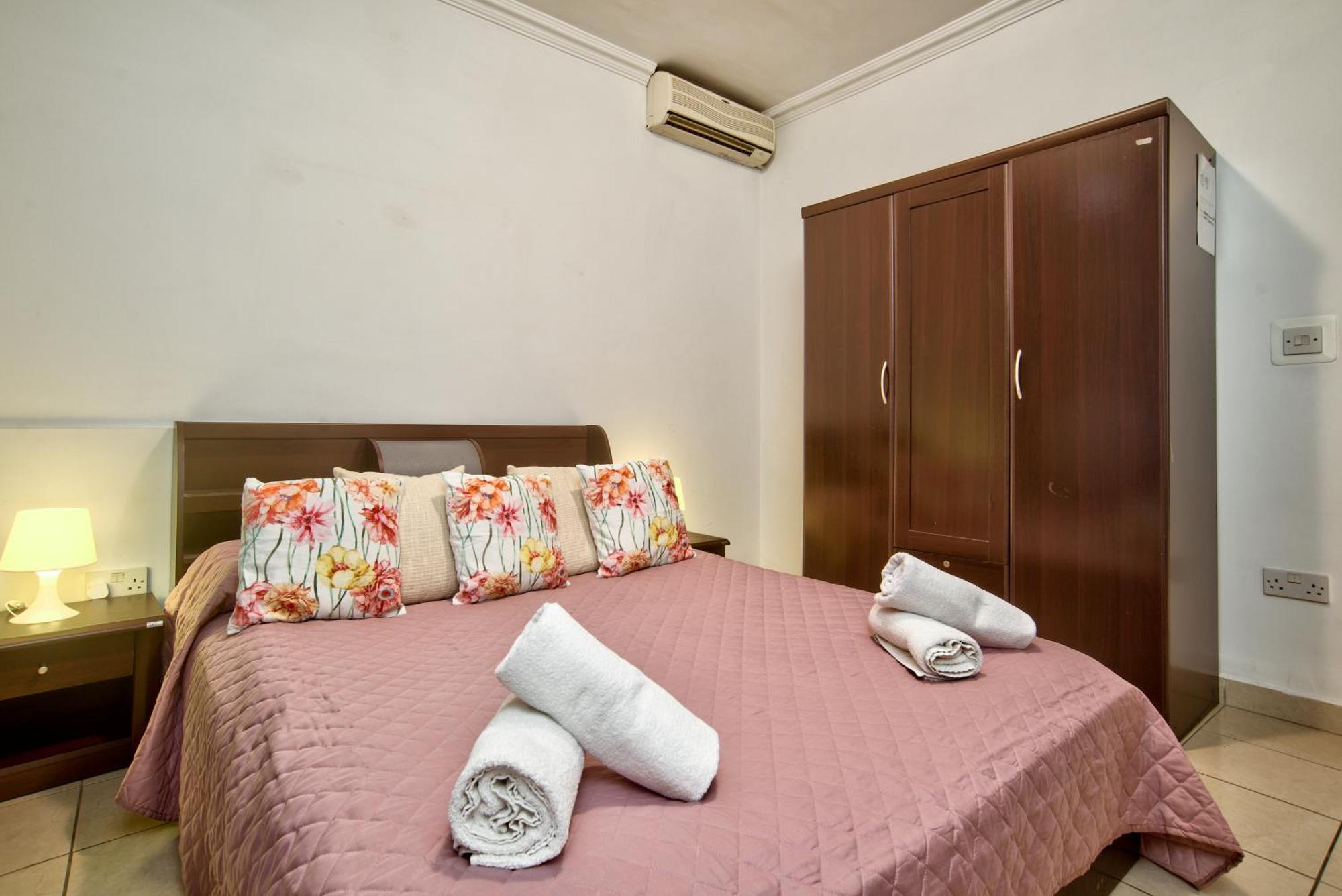 Morina Court - Seaview And Penthouse In St Julians By Shortletsmalta Apartament St. Julian's